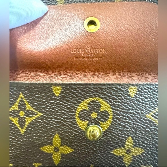 LOUIS VUITTON TRAVEL ORGANIZER - Picture 3 of 9